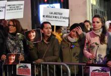 Des féministes manifestent contre un concert de Bertrand Cantat en mars 2018 à Montpellier en brandissant pancartes et portraits de Marie Trintignant