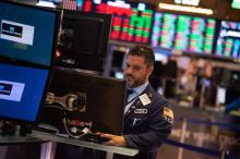 Un tradeur au New York Stock Exchange, le 19 juillet 2018 à New York