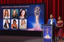 Les acteurs Ryan Eggold et Samira Wiley annoncent les nominations des prochains Emmy Awards à Hollywood en Californie, le 12 juillet 2018
