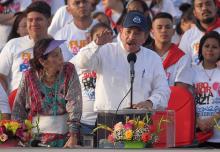 Le président Daniel Ortega et sa femme, la vice-présidente Rosario Murillo, lors d'un rassemblement pour le 39e anniversaire de la révolution sandiniste, le 19 juillet 2018 à Managua, au Nicaragua