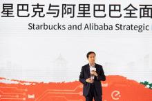 Le directeur général d'Alibaba Daniel Zhang lors d'une conférence de presse à Shanghai, le 2 août 2018