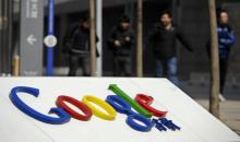 Google, qui avait cessé ses activités en Chine il y a huit ans après des démêlés avec les autorités, teste une version mobile de son moteur de recherche qui respecte les exigences de contrôle du pays