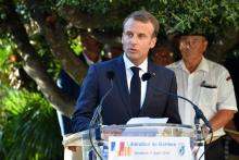 Le président Emmanuel Macron prononce un discours commémorant la Libération à Bormes-les-Mimosas (Var) le 17 août 2018