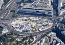 Vue aérienne de la Porte Maillot, en travaux en juillet 2018, et du Palais des congrès de Paris