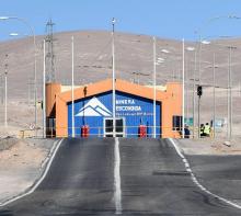 L'entrée de la mine de cuivre d'Escondida, le 16 février 2017 à Antofagasta, au Chili