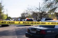 Une voiture de police devant le site d'une explosion survenue le 12 mars 2018 à Austin, capitale du Texas. Deux personne ont été blessées le 18 mars 2018 dans une nouvelle explosion, la quatrième du m