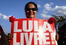 Une partisane de l'ancien président brésilien Luiz Inacio Lula da Silva pendant une manifestation de soutien à l'ex-chef de l'Etat le 15 août 2018 à Brasilia