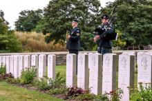 Quatre soldats canadiens tombés dans le nord de la France lors de la Première guerre mondiale ont été inhumés le 23 août 2018, un siècle après leur mort, en présence de leurs descendants, dans le cime