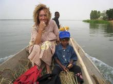 Photo non datée et non localisée transmise par un membre du comité de soutien pour la libération de Sophie Pétronin montrant l'otage française retenue au Mali lors d'une mission dans ce pays où elle d