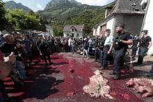 Manifestation de bergers opposés à la réintroduction de l'ours à Etsau (Pyrénées-Atlantiques) le 29 août 2018