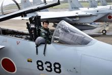 La Japonaise Misa Matsushima dans un avion de chasse Mitsubishi F-15J sur la base aérienne de Nyutabaru près de Miyazaki, le 23 août 2018