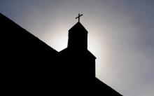Les autorités ont perquisitionné mardi les sièges de la Conférence épiscopale et de la Congrégation des Frères Maristes dans le cadre des enquêtes sur les scandales d’abus sexuels qui éclaboussent l’E