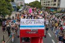 Des participants à une Gay Pride, le 11 août 2018 à Poznan, en Pologne, à l'occasion de l'élection de Mr Gay Europe