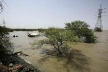 Une photo prise le 15 août 2016 dans la capitale soudanaise Khartoum montre les rives du Nil dont le niveau de l'eau a augmenté après deux semaines de pluies diluviennes qui ont fait des victimes et p