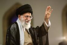 Une photo du guide suprême iranien Ali Khamenei fournie par ses services le 13 août 2018 le montre lors d'un rassemblement à Téhéran