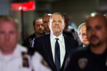 Harvey Weinstein arrive au tribuanl où il a plaidé non coupable de trois chefs d'accusation, un pour une agression sexuelle et deux pour un viol