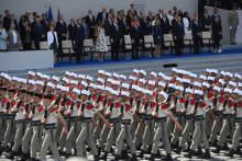 La Légion étrangère passe devant Donald Trump lors du traditionnel défilé militaire du 14 juillet à Paris en 2017