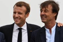 Le président Emmanuel Macron (g) et le ministre de l'Ecologie Nicolas Hulot, lors d'une visite au Cap Fréhel à Plévenon, le 20 juin 2018
