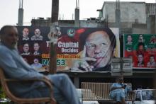 L'ex-champion de cricket Imran Khan, probable prochain Premier ministre du Pakistan, héritera d'une situation économique critique