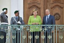 La chancelière allemande Angela Merkel et le président russe Vladimir Poutine au château de Meseberg près de Berlin le 18 août 2018