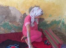 Photo prise le 21 août 2018 de l'adolescente marocaine Khadija Okkarou, dont le visage est flouté, dans le village de Oulad Ayad, dans la région de Beni Mellal