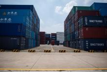 Des conteneurs de produits chinois au port de Zhangjiagang, le 7 août 2018
