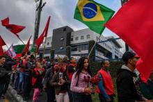 Le 10 septembre 2018, des partisans de l'ex-président Lula manifestent sous les les fenêtres de la Police fédérale de Curitiba, où leur héros est emprisonné