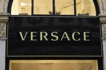 le groupe américain Michael Kors a officialisé mardi le rachat de la maison italienne Versace pour 1,83 milliard d'euros