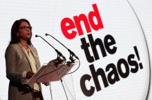 La militante Gina Miller lance la campagne pour "mettre fin au chaos" du Brexit à Douvres, le 14 septembre 2018