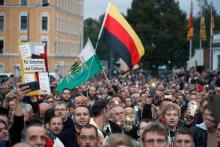 Des manifestants d'extrême droite défilent à Chemnitz, épicentre de la protestation anti-étrangers en Allemagne, le 27 août 2018