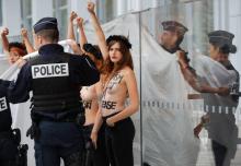 Des Femen manifestent devant le Palais de justice de Paris pour demander la libération de Piotr Pavlenski, le 13 septembre 2018