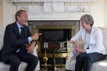 Le président du Conseil de l'Europe, Donald Tusk (g) et la Première ministre britannique, Theresa May, au 10 Downing Street, à Londres, le 25 juin 2018