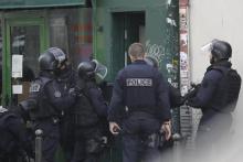 Des policiers lors d'une interpellation dans le 11e arrondissement, à Oberkampf, le 10 septembre 2018.
