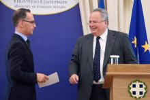 Les ministre des Affaires étrangères allemand Heiko Maas et grec Nikos Kotzias à Athènes le 20 septembre 2018