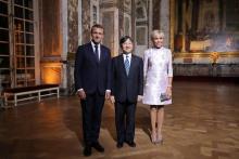 Emmanuel Macron accueille le prince héritier du Japon Naruhito au château de Versailles, le 12 septembre 2018