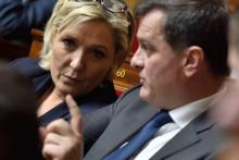 Louis Aliot et Marine Le Pen lors d'une séance de questions au gouvernement à l'Assemblée nationale le 14 mars 2018