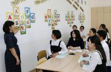 Salle de classe à l'école numéro 76 Astana au Kazakhstan où le latin a commencé à remplacer le cyrillique, le 25 septembre 2018