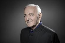Le chanteur Charles Aznavour pose pour l'AFP, le 16 novembre 2017 à Paris