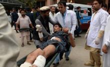 Un des plus de 40 blessés dans un attentat - qui a fait au moins 13 morts - visant un meeting électoral dans l'est de l'Afghanistan, le 2 octobre 2018