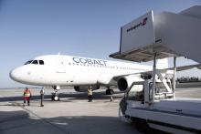 Un avion de la compagnie aérienne chypriote Cobalt Air sur le tarmac de l'aéroport de Larnaca, le 30 mai 2016. Le 17 octobre 2018, le transporteur a annoncé l'arrêt de ses activités.