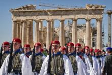 Commémoration de la libération d'Athènes après l'occupation nazie devant le Parthenon, le 12 octobre 2017 en Grèce
