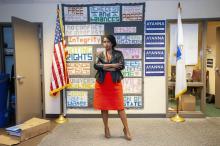 La candidate démocrate à la Chambre des représentants, Ayanna Pressley, le 28 septembre 2018 à Dorchester, dans le Massachusetts