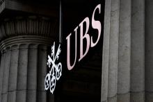 Le logo de la banque UBS sur un bâtiment de la banque à Lausanne, le 6 octobre 2018