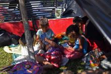 Des enfants honduriens de la caravane des migrants, lors d'une étape à Huixtla, dans l'Etat mexicain du Chiapas, le 23 octobre 2018