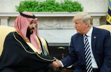 Le président américain Donald Trump (à droite) reçoit le prince héritier saoudien Mohammed ben Salmane le 20 mars 2018 à la Maison Blanche