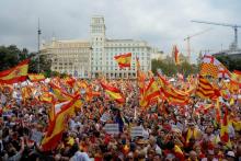 Des manifestants pour le maintien de la Catalogne dans l'Espagne, à l'occasion de la fête nationale espagnole, le 12 octobre 2018 à Barcelone