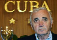 Le chanteur Charles Aznavour, lors d'une conférence de presse à La Havane, le 17 octobre 2006 à Cuba