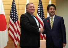 Le secrétaire d'Etat américain Mike Pompeo a rencontré le Premier ministre japonais Shinzo Abe le 6 octobre 2018 pour "coordonner" les positions des deux pays sur la Corée du Nord. trip with talks in 