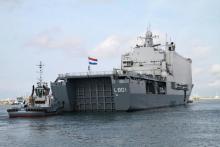 Un navire de la Marine néerlandaise, le Hr. Ms. Johan de Witt, quitte le port de Den Helder (Pays-Bas) le 17 octobre 2018 pour rejoindre la Norvège.