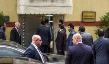 Des officiels saoudiens arrivent au consulat à Istanbul, le 9 octobre 2018 en Turquie
